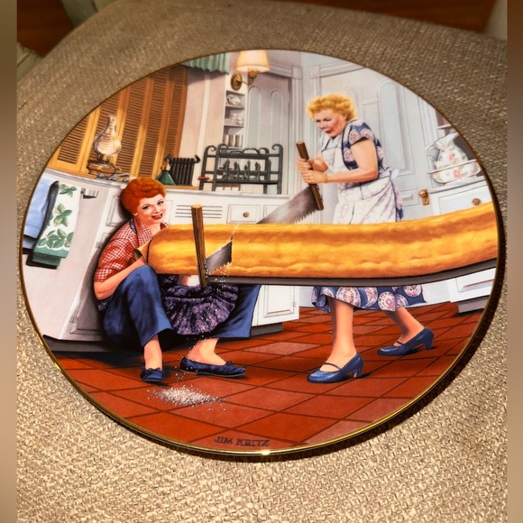 I Love Lucy A Rising Problem Hamilton Collector Plate - Picture 3 of 5